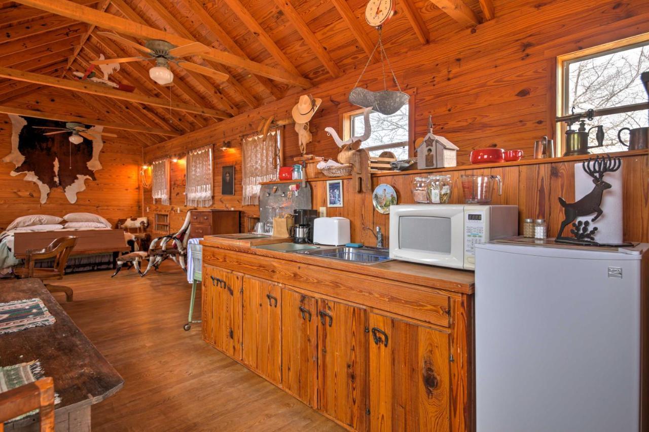 Ark Bunkhouse Fredericksburg Hideaway With Hot Tub Villa Exterior photo
