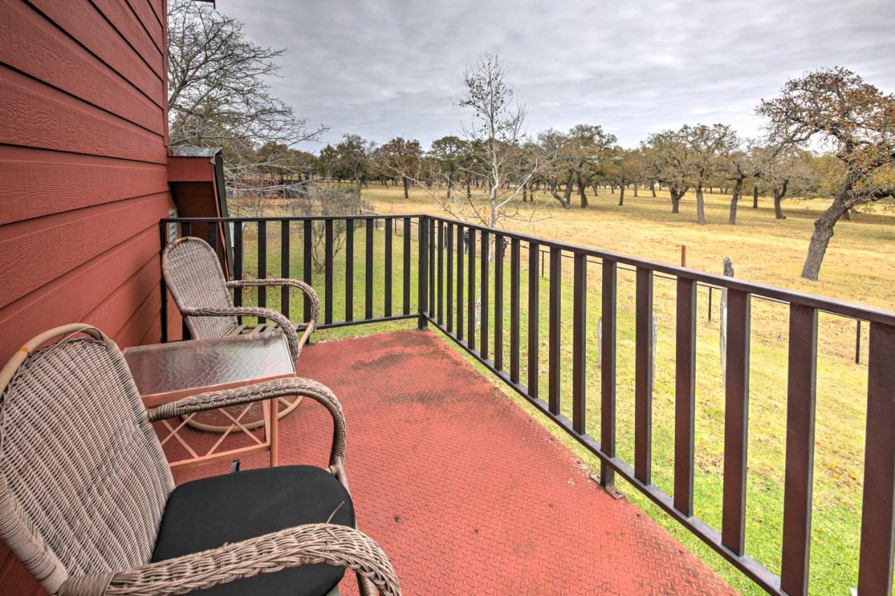 Ark Bunkhouse Fredericksburg Hideaway With Hot Tub Villa Exterior photo