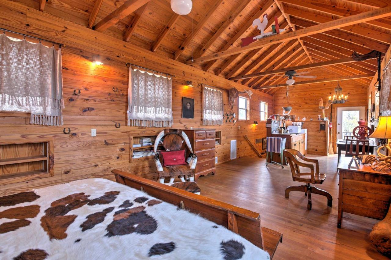 Ark Bunkhouse Fredericksburg Hideaway With Hot Tub Villa Exterior photo